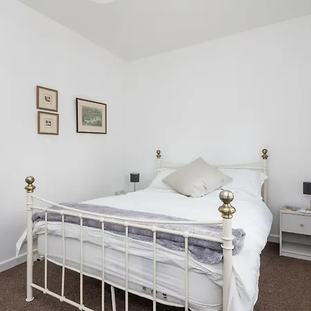 Beautiful House In The Pretty Village Of Skelton - Pass The Keys York