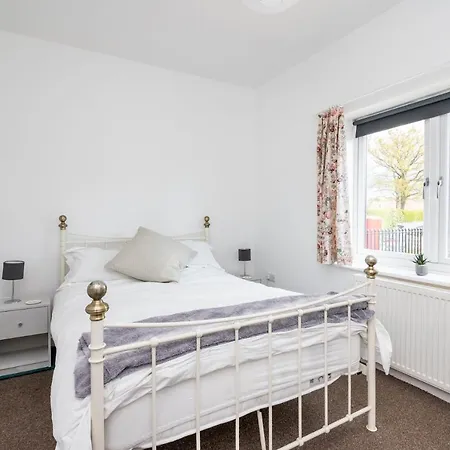 Beautiful House In The Pretty Village Of Skelton - Pass The Keys * York